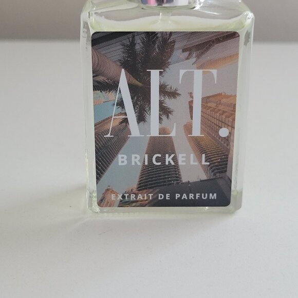 ALT Fragrances BRICKELL Extrait de Parfum Spray 1 oz/30 ml Travel Size No Box - Picture 3 of 5